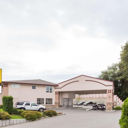 Super 8 By Wyndham Lake Country/Winfield Area Exterior photo